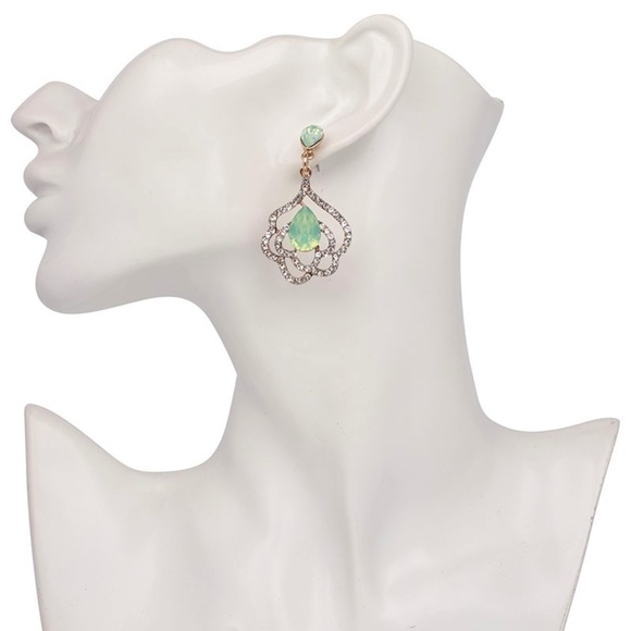 Last 1! Crystal Vintage Bridal statement Earrings - Picture 4 of 5